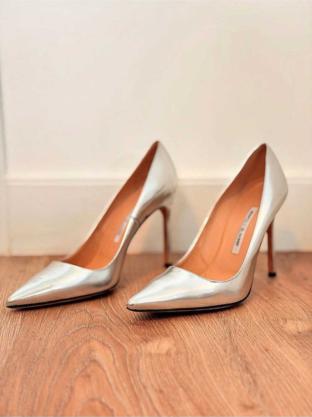 Manolo Blahnik BB Metallic Leather Pump 105mm Silver EU 391⁄2